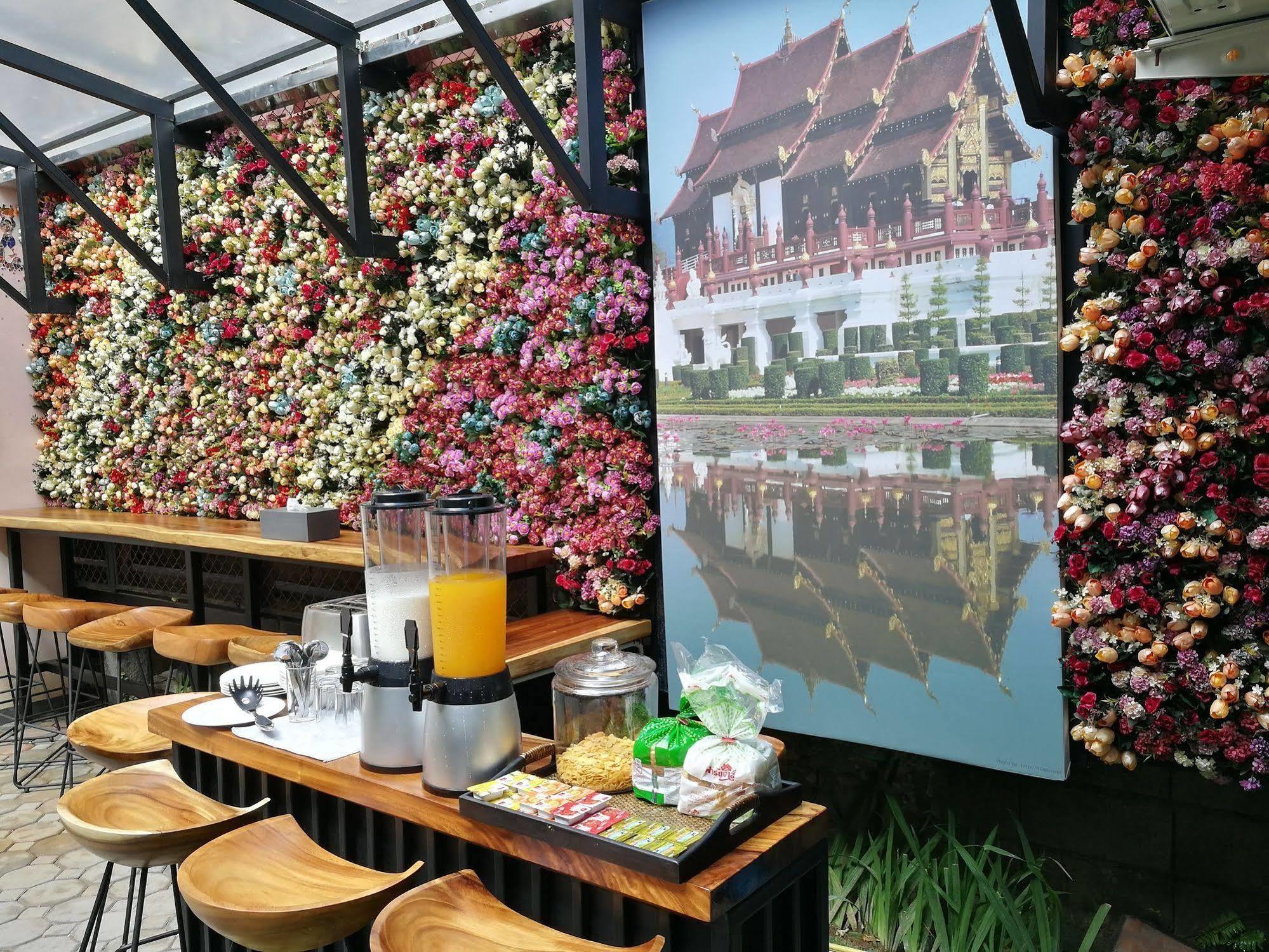The Sculpture Hotel Chiang Mai Buitenkant foto